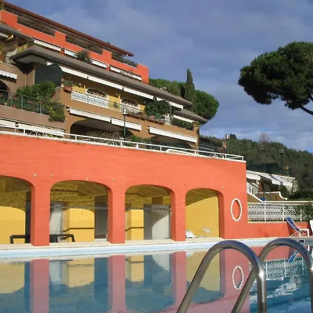 Residence Portofino Est *